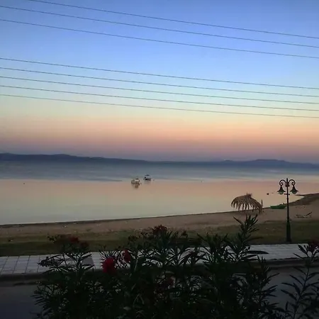 Amazing House ,100sqm, In Front Of The Sea! Tatil Evi *