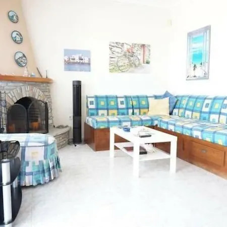 Ваканционна къща Amazing House ,100sqm, In Front Of The Sea! Неа Потидея